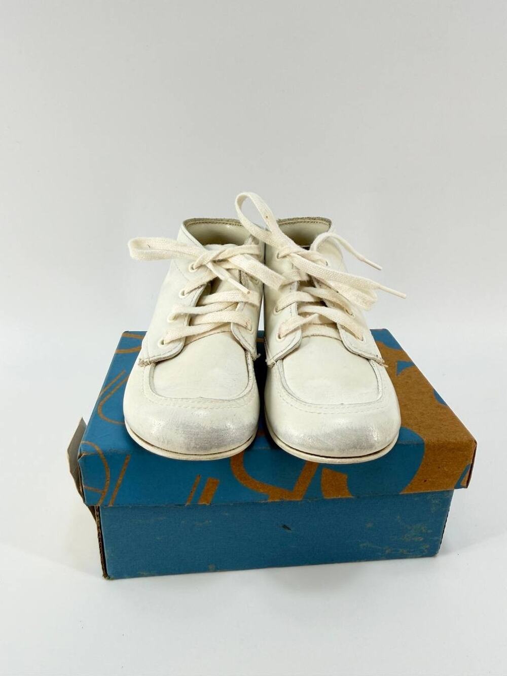 Vintage Baby Toddler White Leather Lace Up Hard Sole Shoes JCPenney Box